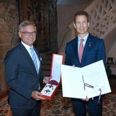 Fürstliches Großkreuz für Finanzminister Brunner