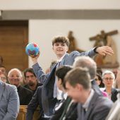 Der Ball liegt bei den Jugendlichen
