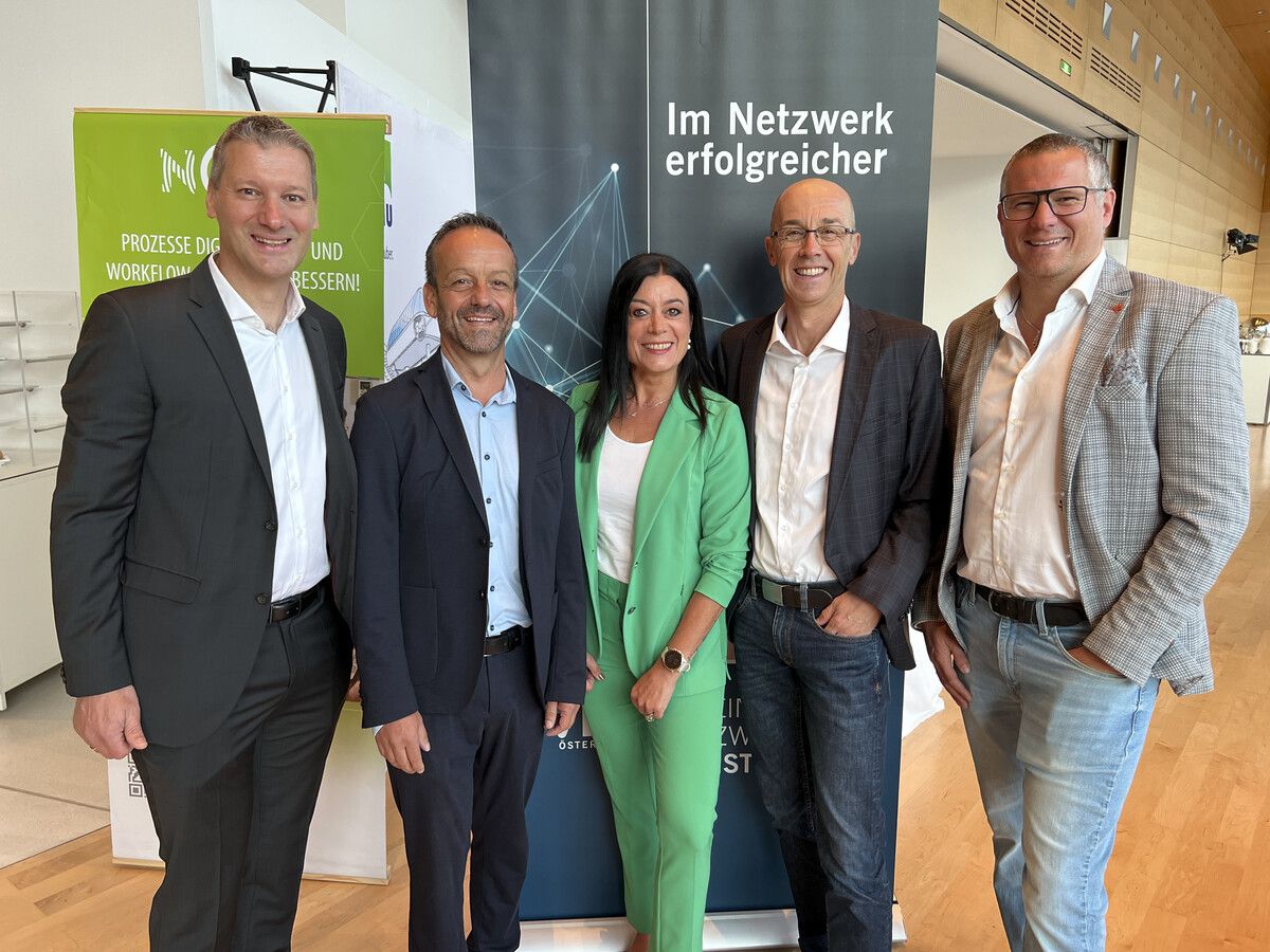 Gastgeber Philipp Wessiak, Gerhard Stefani, Elke Böhler, Michael Dallinger und Alfred Klein luden ins Festspielhaus. ⇒franc