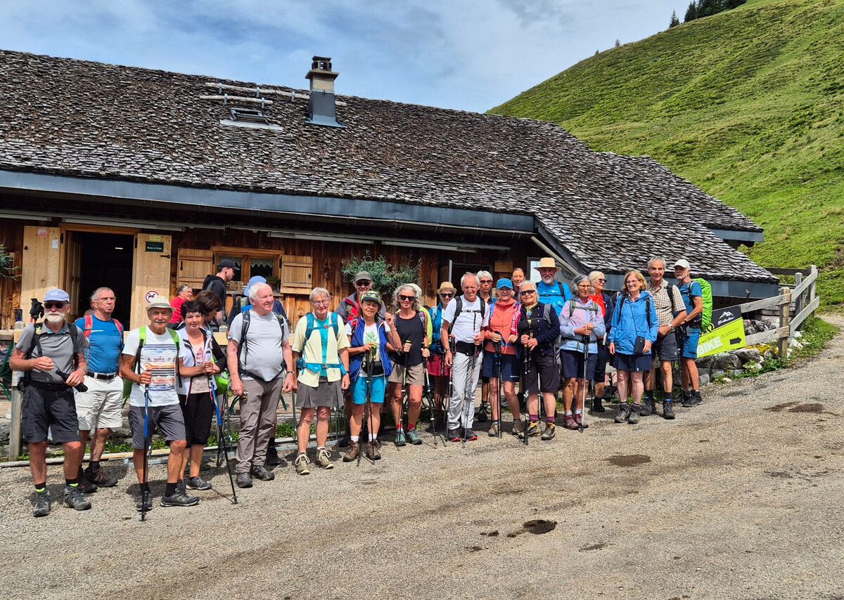 Hier das Gruppenfoto von der Bergtour auf die Hohe Kugel vom Verein Vorarlberg 50plus .⇒Verein VORARLBERG 50plus