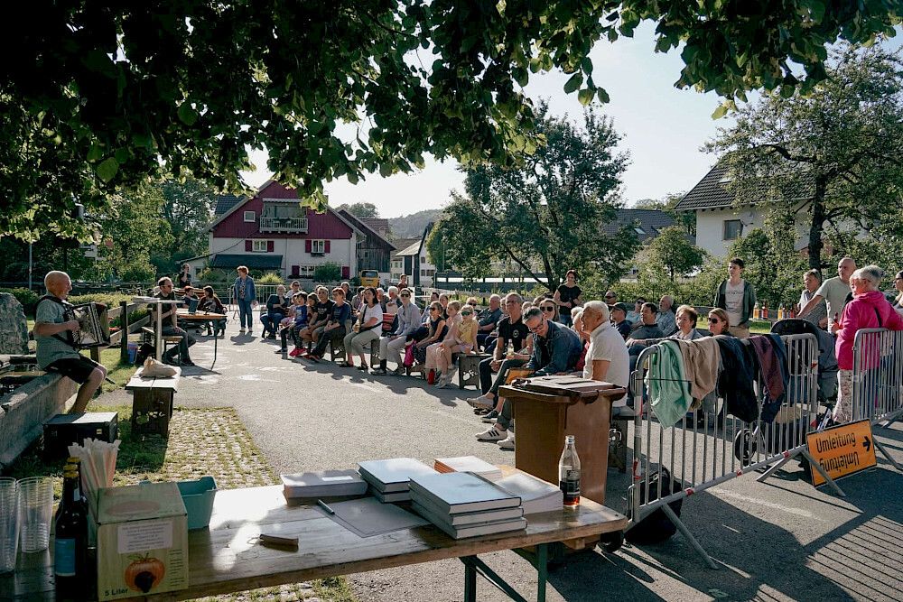 In Gais wird zum Bänklehock eingeladen.⇒hab