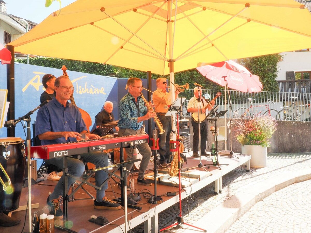 „John Goldner Unlimited“ begeisterten mit schwungvollem Dixieland-Sound. →→→→⇒TM