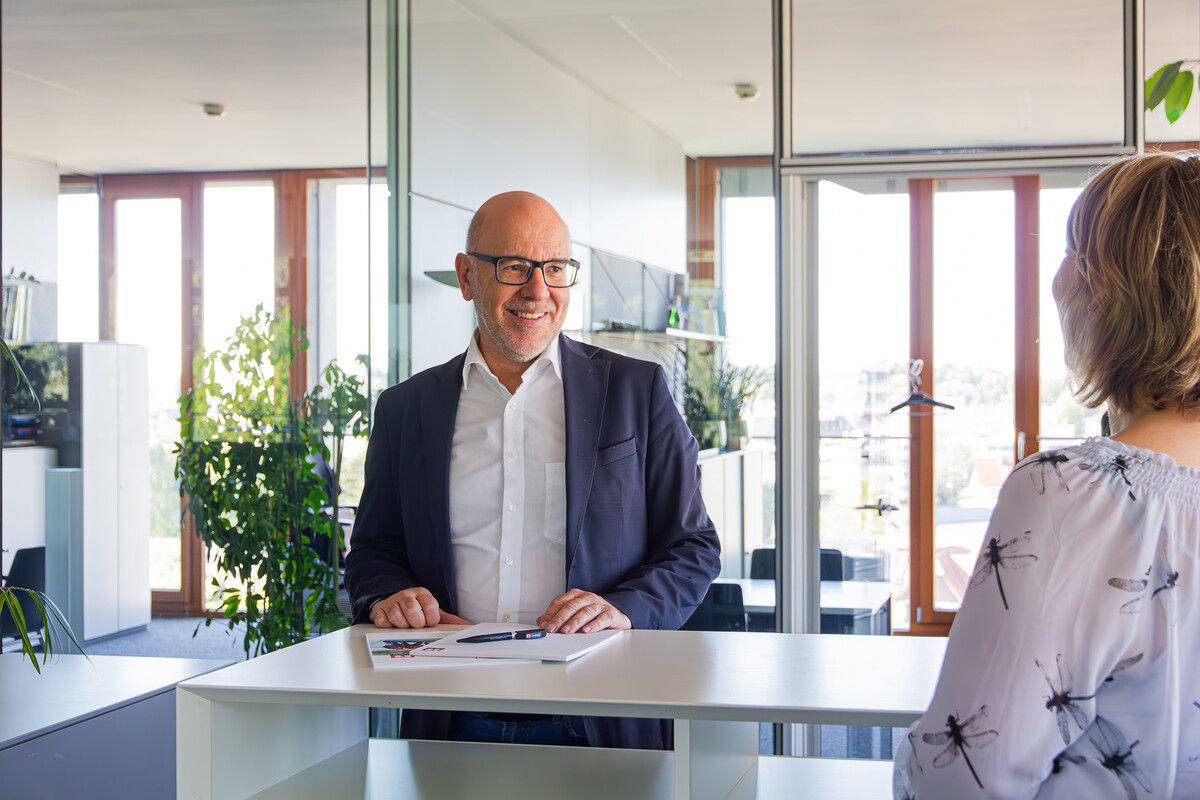 Jürgen Jussel: „Meine Aufgabe ist es, im Büro und auf der Baustelle eine Atmosphäre zu schaffen, in der die Kolleg:innen gerne und mit Spaß zur Arbeit kommen.“⇒Rhomberg Bau