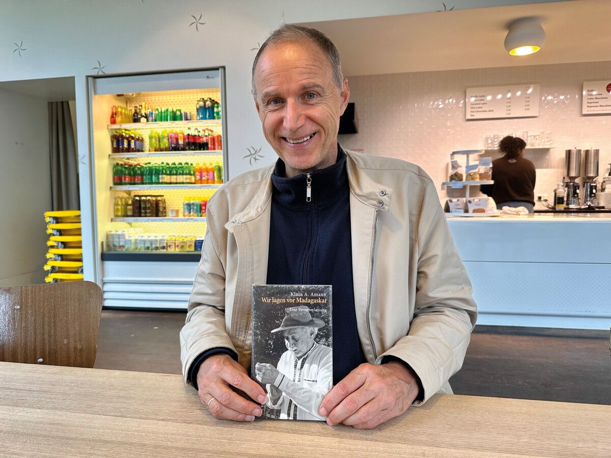 Klaus A. Amanns Buch „Wir lagen vor Madagaskar“ zeigt auf dem Cover ein Porträt seines Vaters. ⇒CRO