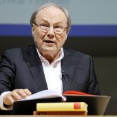 Klaus Maria Brandauer erkundet Freuds Welt