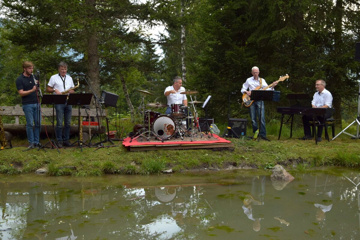 Konzert am Silbisee am Kristberg mit Thomas Meyer, Stefan Kägy, Eric Lechner, Philip Bartenbach und Thomas Baerenzung.⇒ SCO