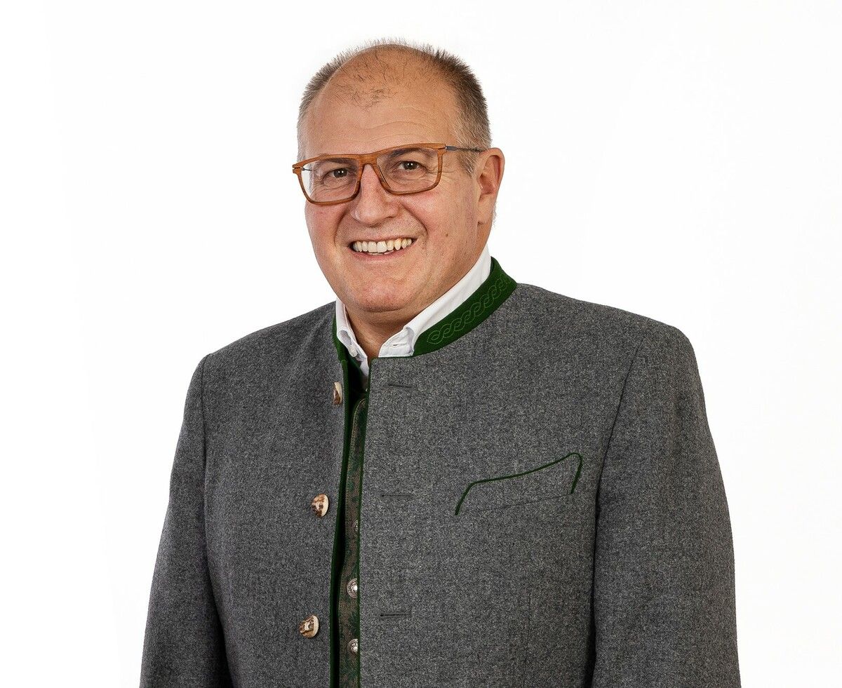 Krönauer überbrachte den Genossenschaftsmitgliedern die Nachricht.⇒FA