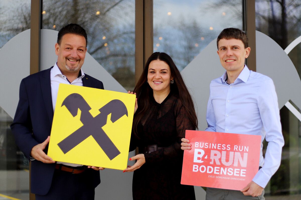 Manfred Miglar (Vorstand Raiffeisen Landesbank), Verena Eugster (W3 create) und Raphael Kiene (Kommunikation Raiffeisen). ⇒RLB