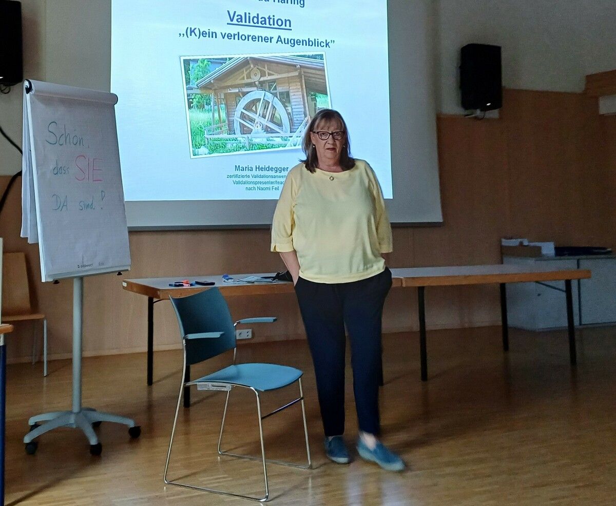 Maria Heidegger hält als Demenzexpertin Vorträge. Außerdem bietet sie Fortbildungen an.