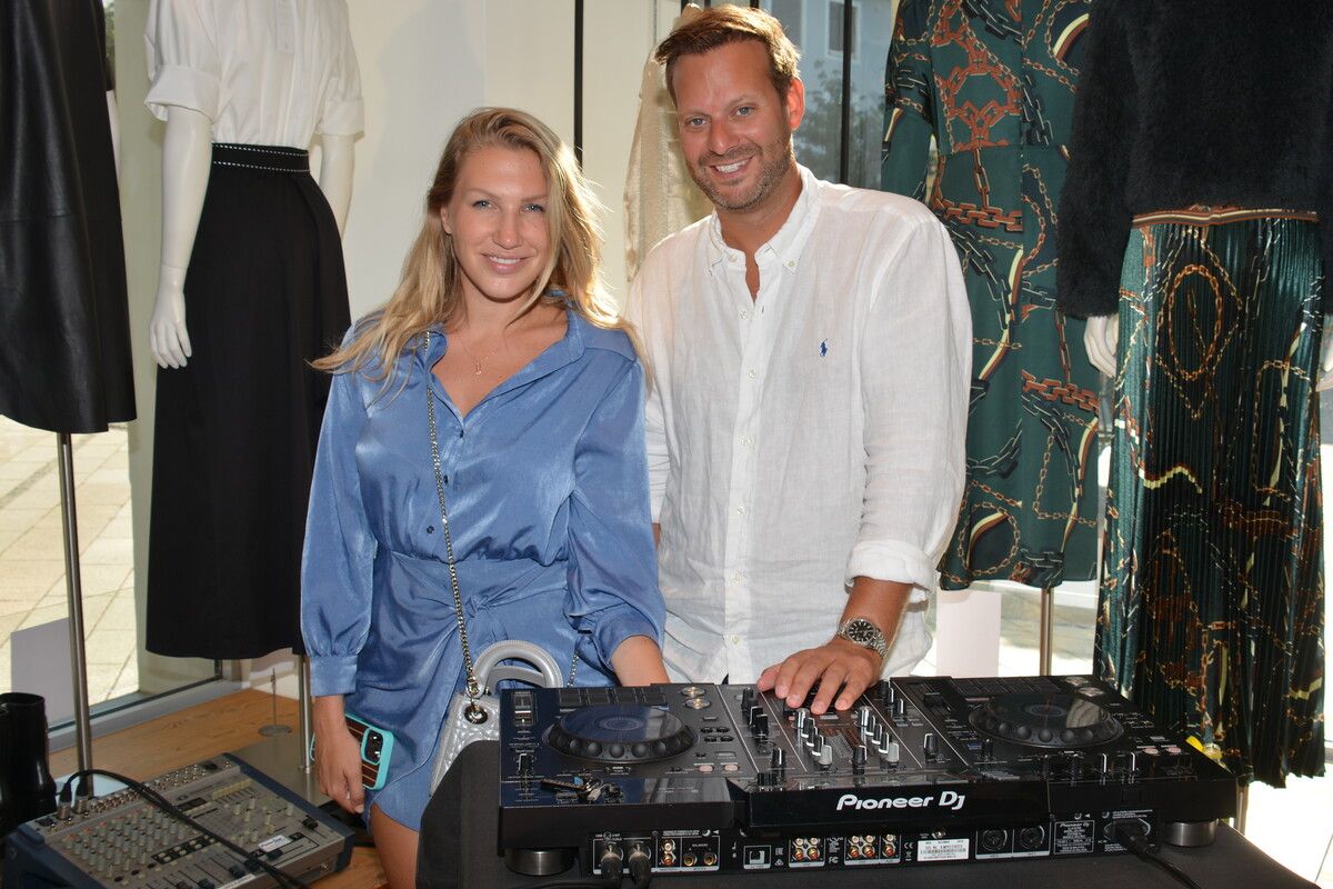 Marie Rybczynska und DJ Dominique Folie.