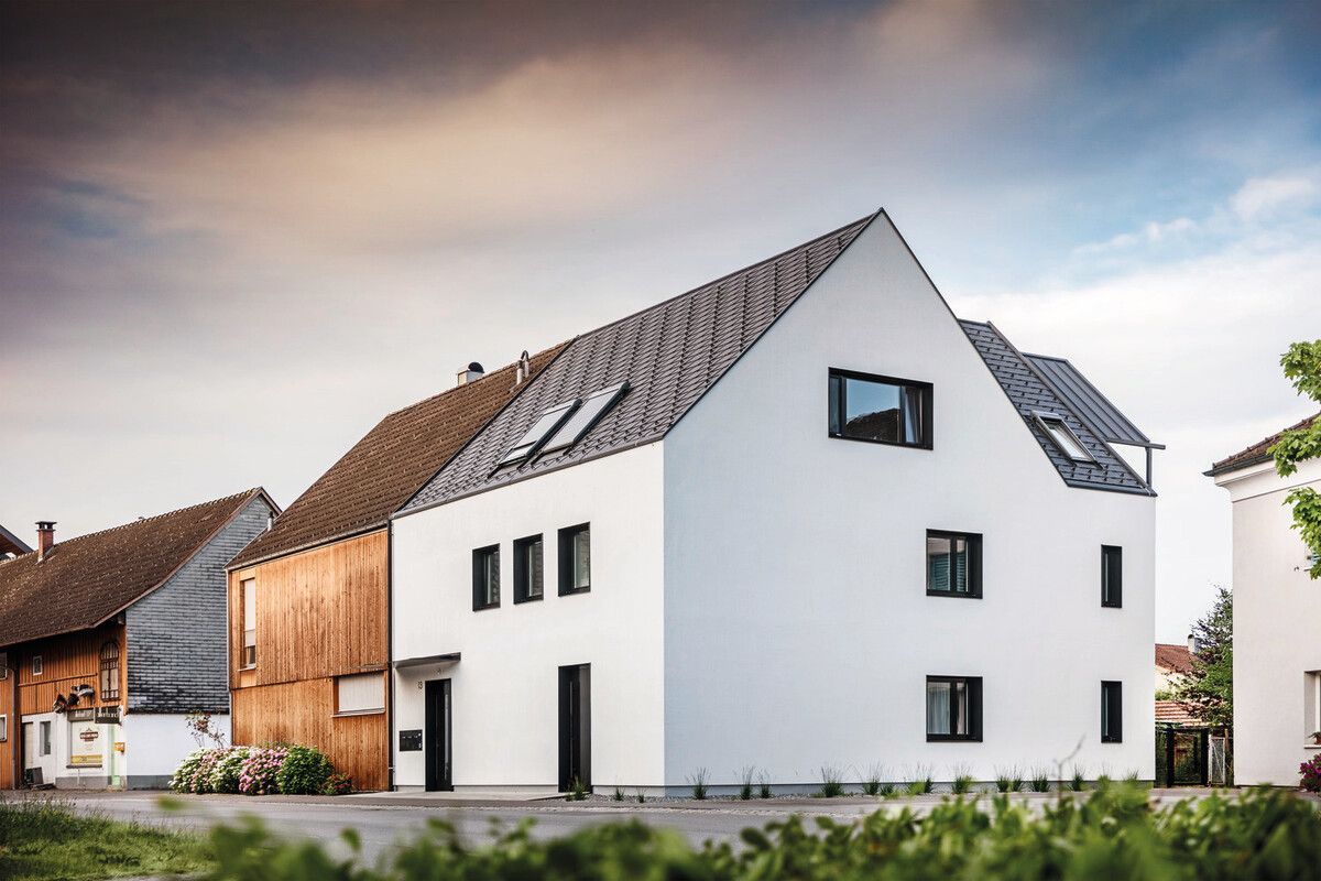 „Monolithisch, reduziert, aber merkbar anders.“ So beschreibt Architekt Christof Künz sein Werk.⇒Prefa/Croce & Wir