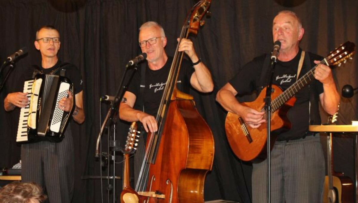 Musikalisch begleitet wird das Jubiläum von Wilma Fink und Hanskaspas Enkeln. ⇒STP