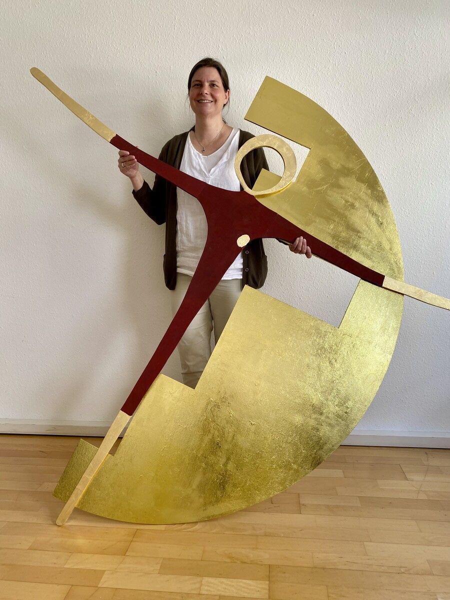 Nadine Mauser von der Katholischen Kirche Dornbirn mit der Ikone. ⇒Kath.Kirche (2)