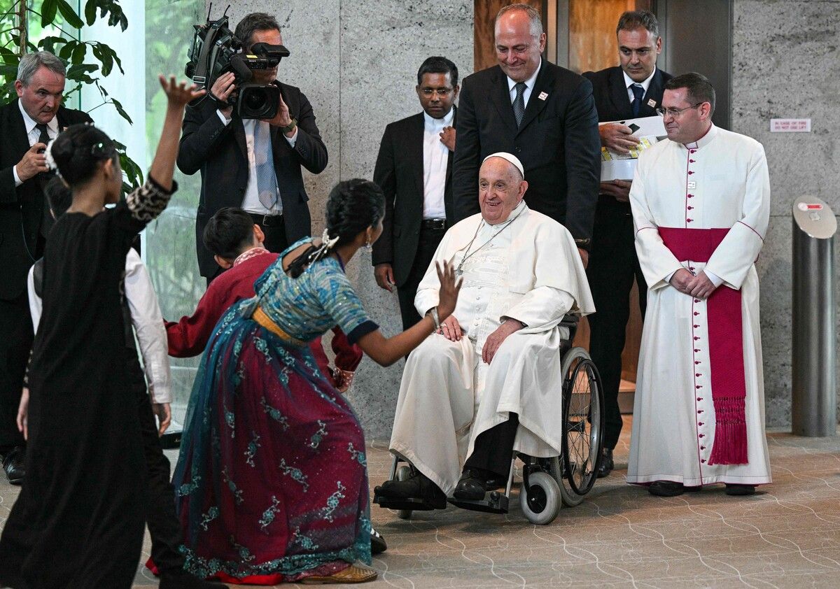 Papst Franziskus setze seine ausgedehnte Asientour fort und besuchte am Mittwoch Singapur. AFP