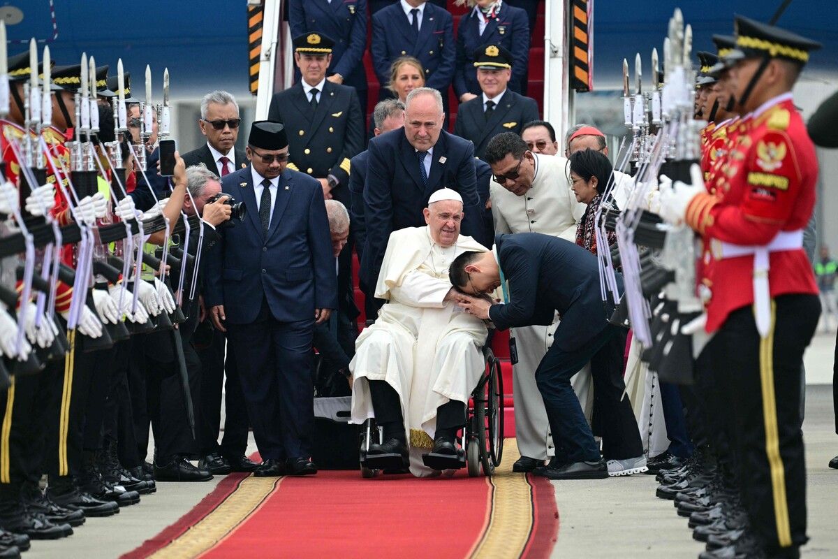Papst Franziskus traf in Indonesien zur ersten Station seiner Reise durch vier Länder im asiatisch-pazifischen Raum ein. AFP