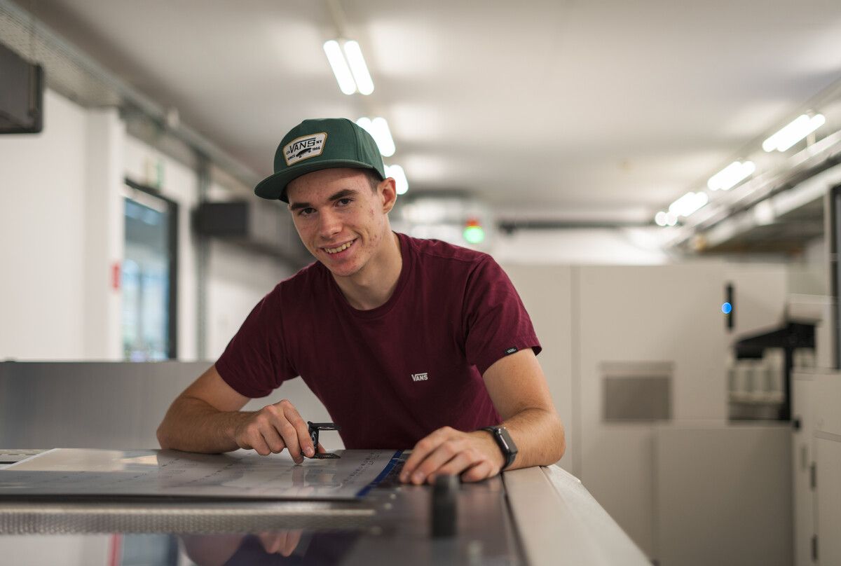 Patrick Augustin: „Wir müssen sehr genau arbeiten. Das ist das Wichtigste.“⇒Offsetdruckerei Schwarzach