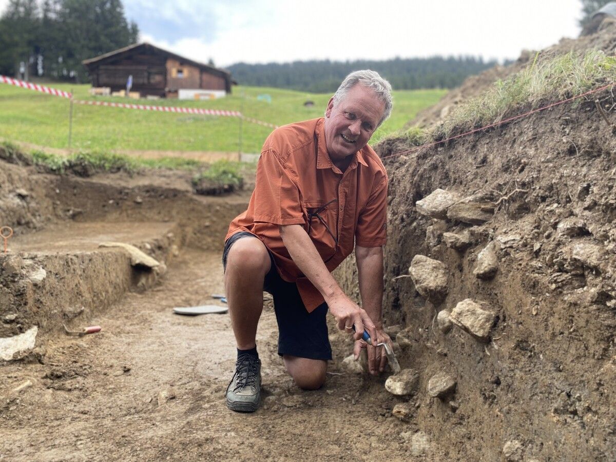 Professor Rüdiger Krause leitet seit 25 Jahren die Forschungen in Bartholomäberg. ⇒N/JUN