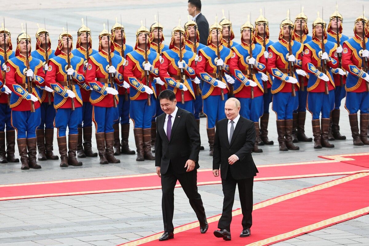 Putin wurde vom mongolischen Präsidenten Uchnaagiin Chüreslsüch empfangen.⇒AFP