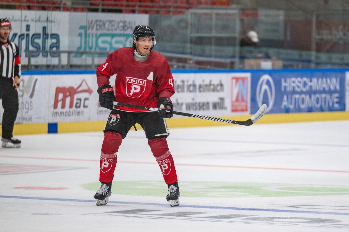 Ramon Schnetzer hat sich in der Feldkircher Defensive gut eingelebt.⇒Rhomberg
