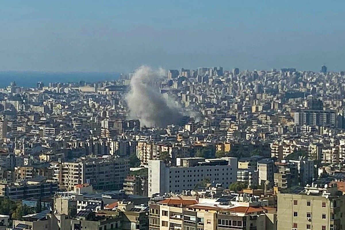 Rauch stieg am Donnerstag nach einem israelischen Luftangriff auf die südlichen Vororte Beiruts auf.⇒AFP
