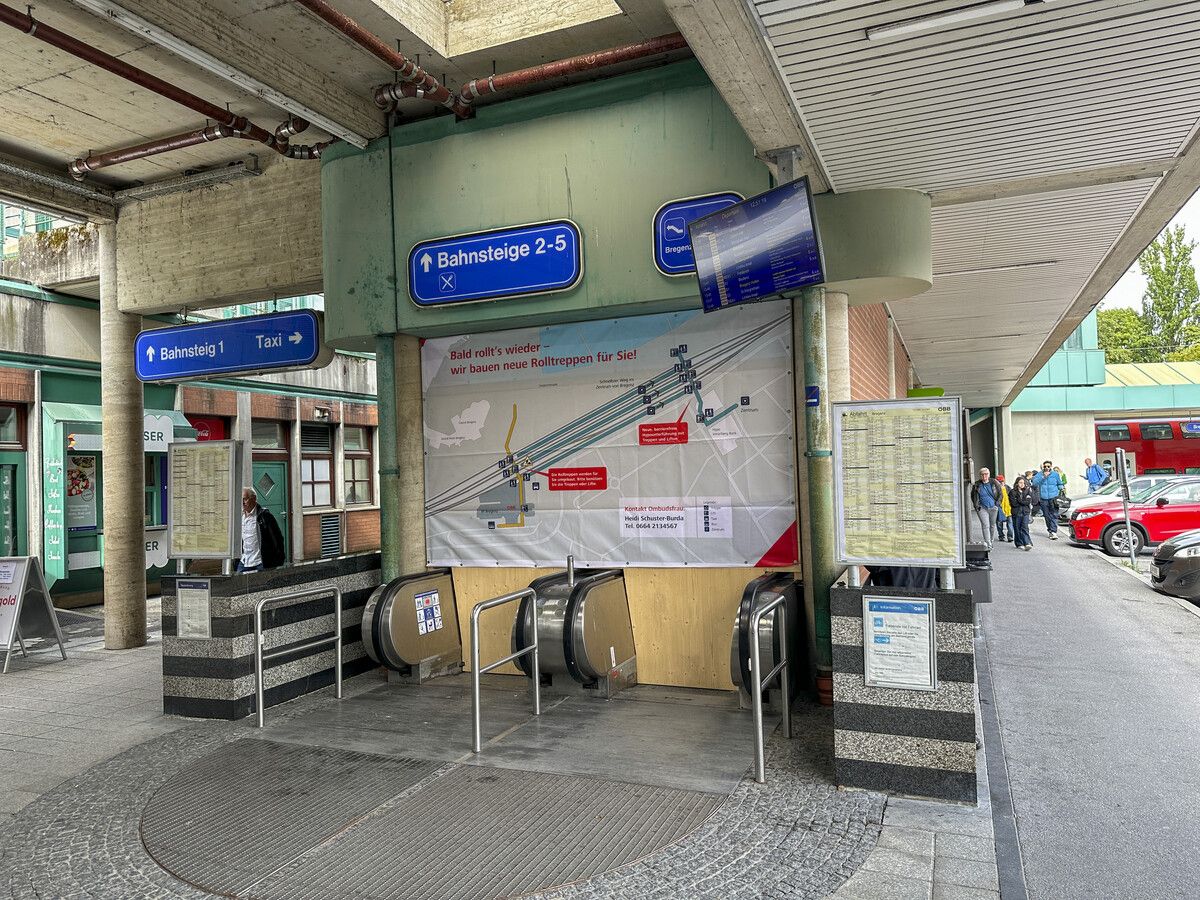 Rolltreppen mussten aus Sicherheitsgründen außer Betrieb genommen werden. ⇒VN/RP