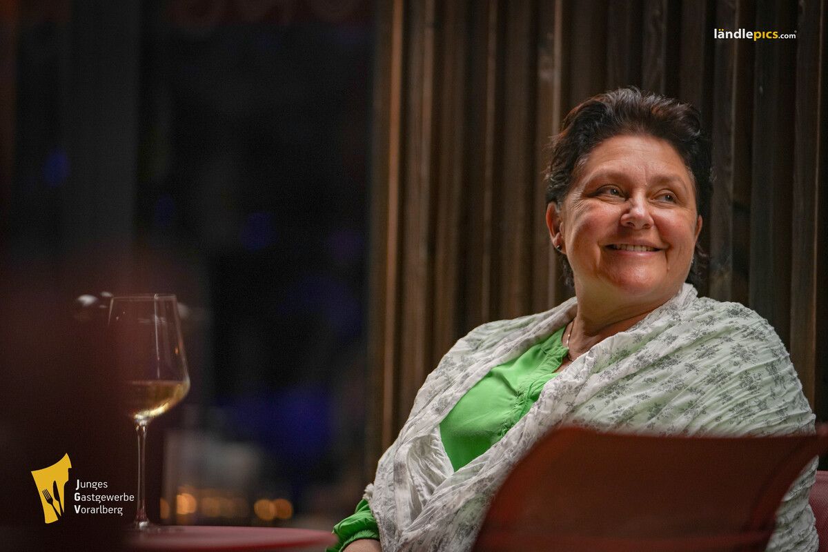 Ulrike Fink hat die Agenden von ihrer Mutter, der legendären Krönele-Wirtin übernommen: „Wir bieten ein gutes Arbeitsklima und Handschlagqualität.“⇒Krönele