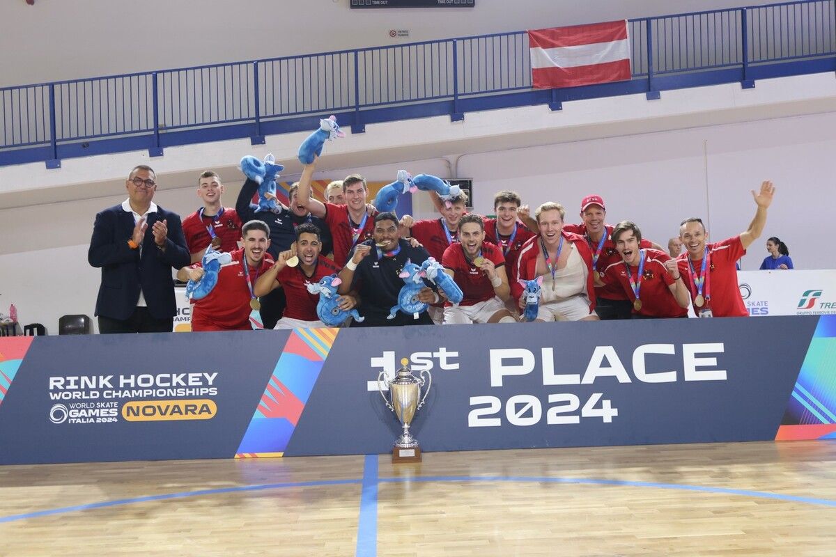 Verdienter Jubel bei Österreichs Rollhockeyteam nach dem Gewinn des WM-Titels.⇒WSG 2024