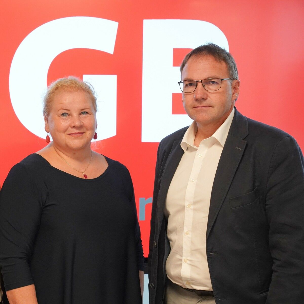 Vizepräsidentin Korinna Schumann und Landesvorsitzender Reinhard Stemmer.⇒ögb