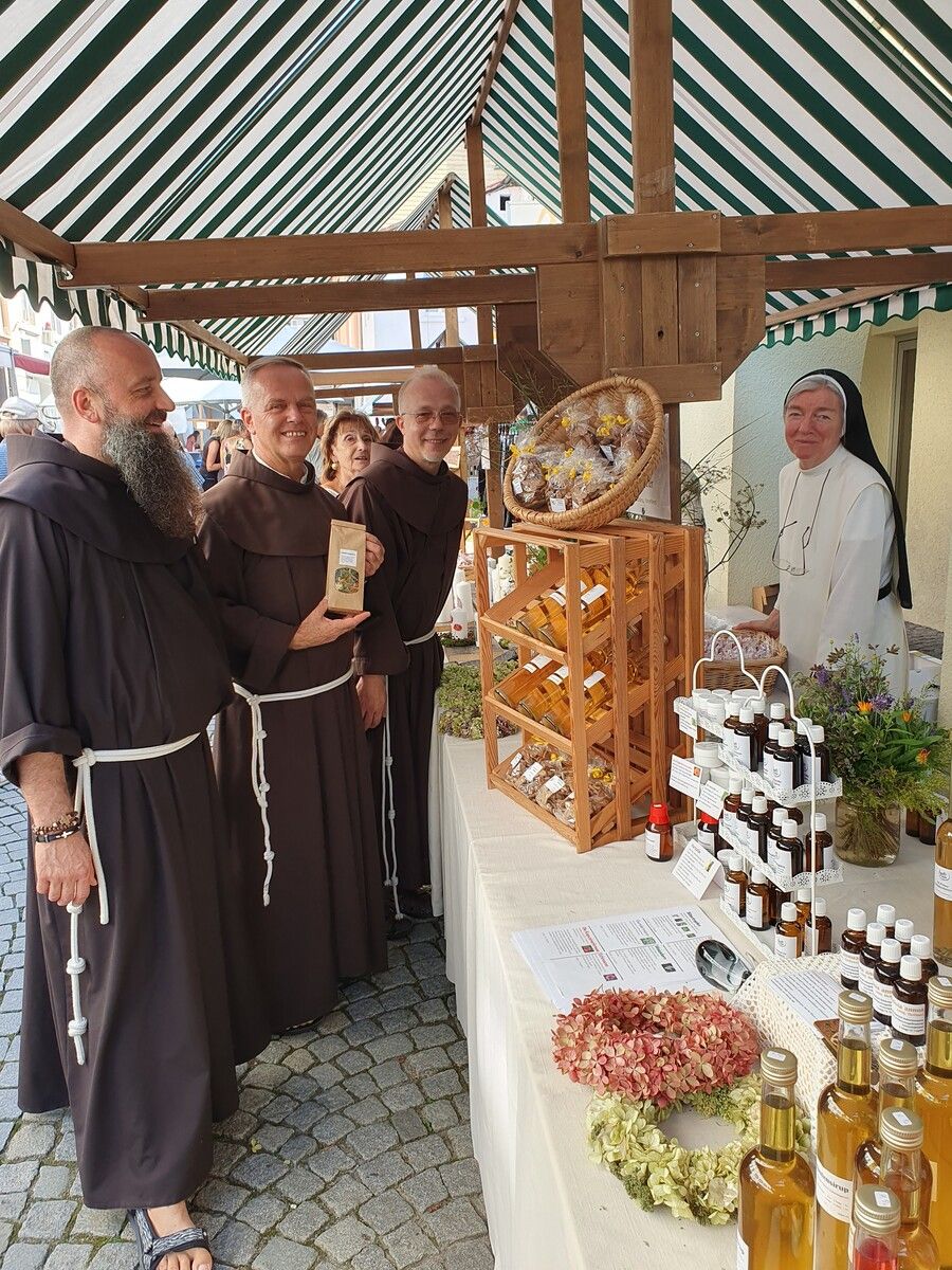 Zum mittlerweile 28. Klostermarkt wird in die Bludenzer Altstadt geladen. ⇒Stadtmarketing Bludenz