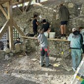 An die Burgmauer statt auf die Schulbank