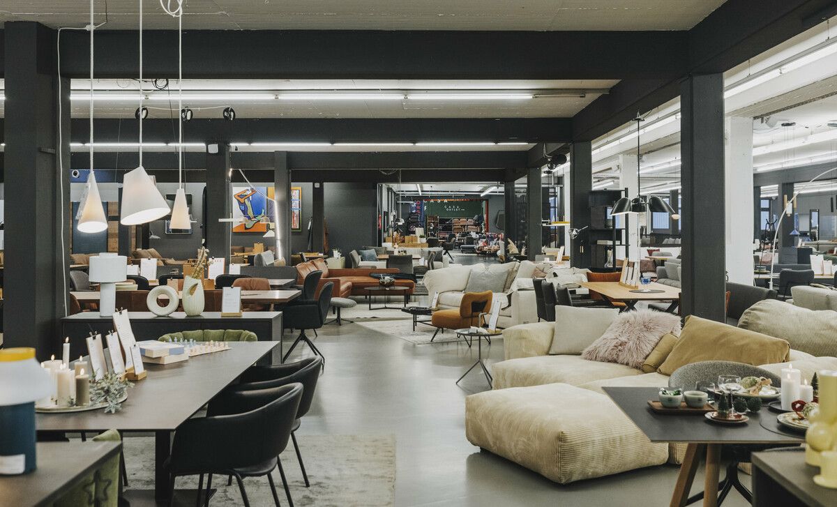 300.000 Euro wurden in die Modernisierung des Showrooms (im Bild vor der Modernisierung) in Hohenems investiert. ⇒Fa