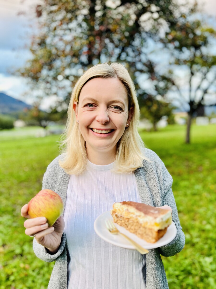 Alexandra Frick präsentiert heute eine einfache Apfeltorte.⇒AFB