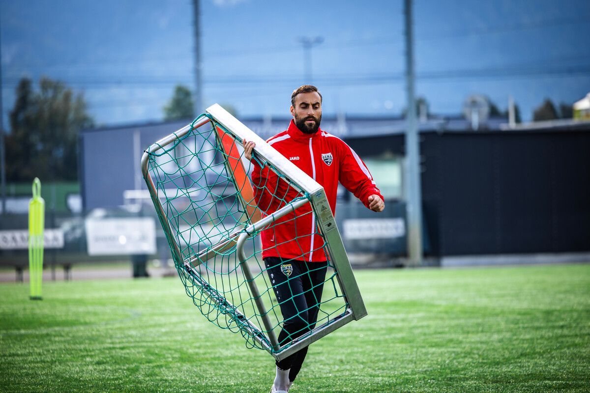 Als Stürmer weiß er, wo das Tor steht, als Trainer brachte Atdhe Nuhiu diese Woche nicht nur einmal das Tor mit dem Netz zu den Spielern.⇒Meier/2, VN-Stiplovsek