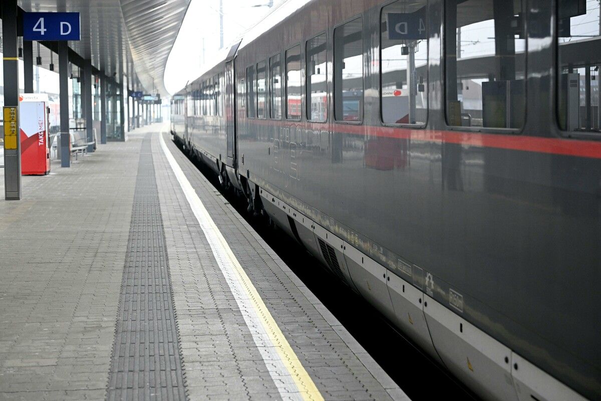 Auch der Bahnhof in St. Pölten war am späten Mittwochabend betroffen.⇒APA