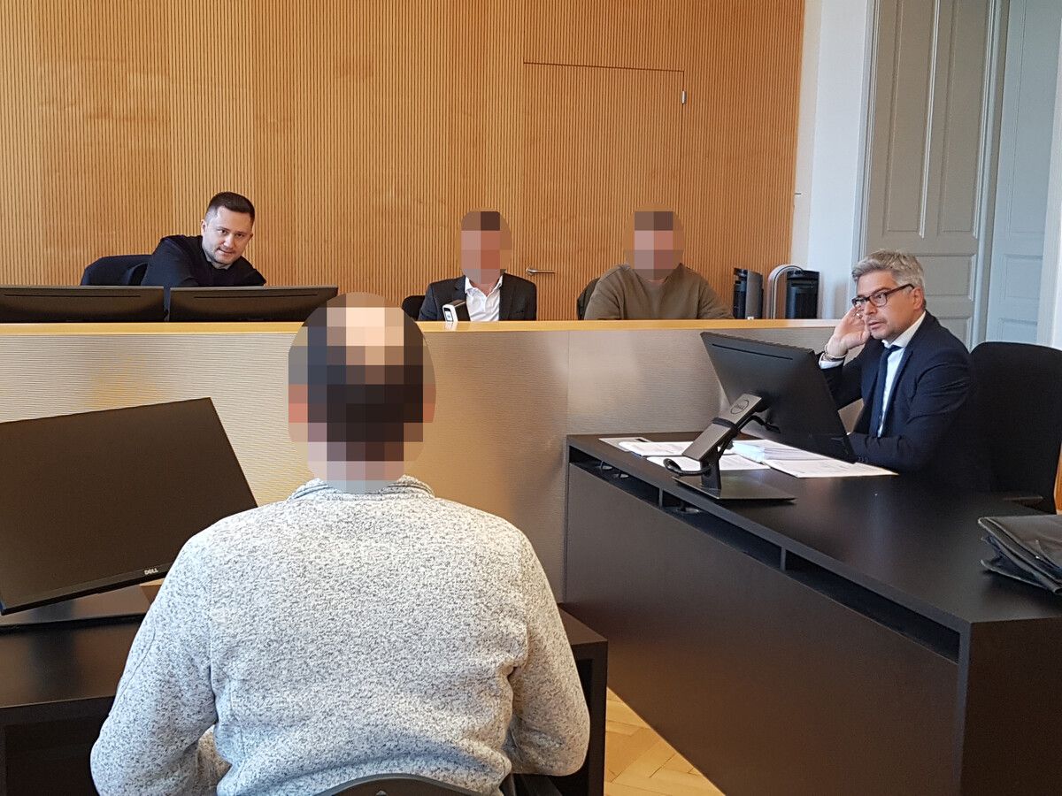 Bei der Amtshandlung wurden durch die Fahrweise des Beschuldigten Polizisten verletzt.⇒ Eckert