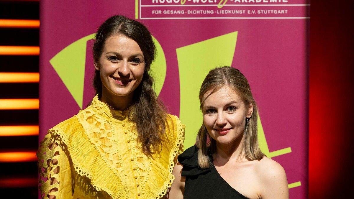 Corinna Scheurle und Hanna Bachmann erreichten beim Hugo-Wolf-Liederwettbewerb den dritten Rang. ⇒Hugo-Wolf-Liederwettbewerb