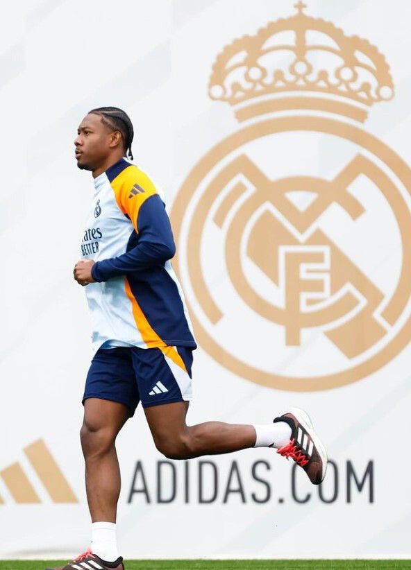 Das Bild auf seinem Instagram-Account zeigt Alaba im Lauftraining.