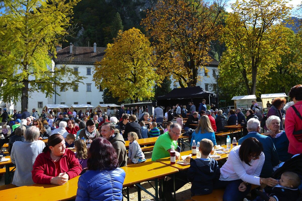 Das Emser Herbstfest lockt am Samstag auf den Schlossplatz.⇒Stadt