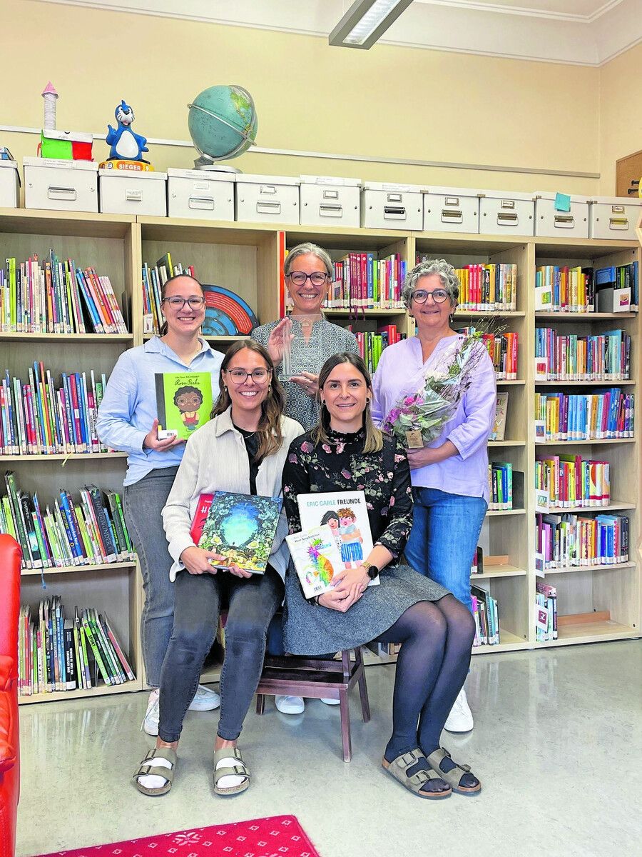 Das erfolgreiche Leseteam von Vandans mit der bestens ausgestatteten und beliebten Schulbibliothek.