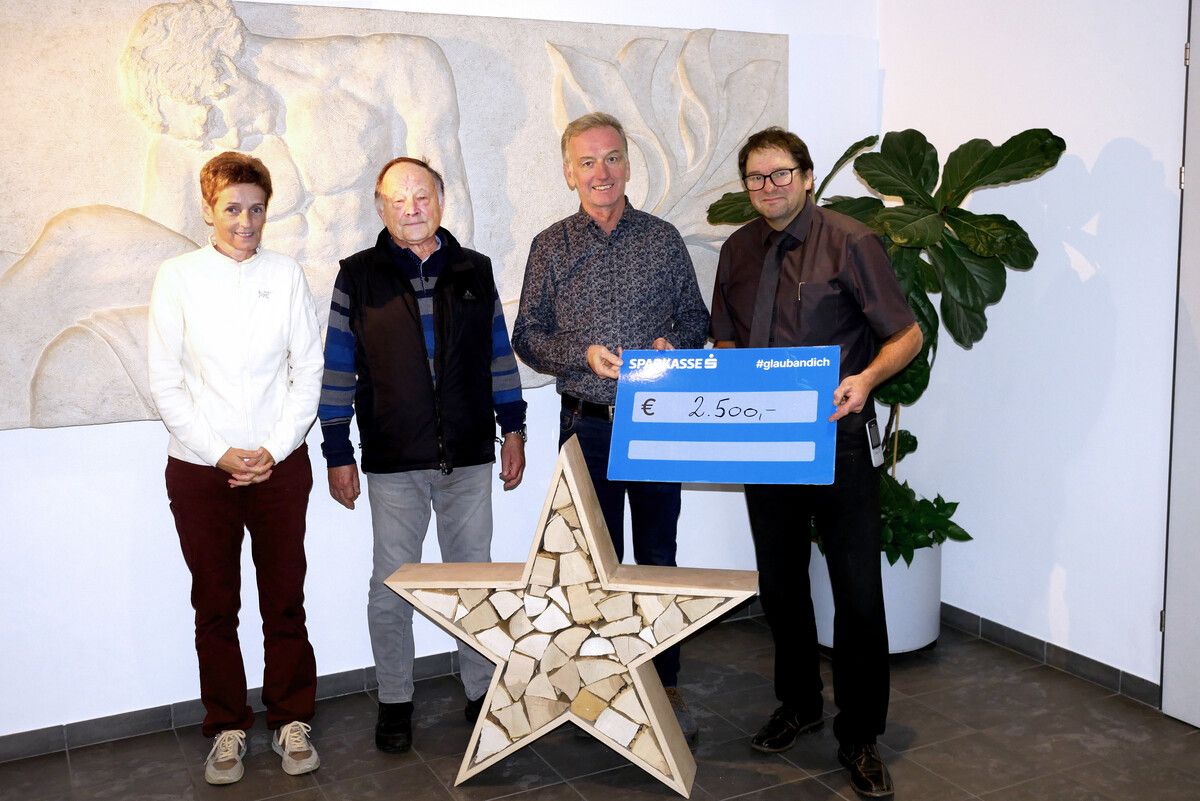 Das Krematorium gibt 2500 Euro an das Hilfswerk der Stadt Hohenems. ⇒Stadt Hohenems