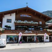 Strolz in Lech trennt Handel und Immobilien
