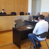 Brandstifter bedroht Feuerwehr mit Messer