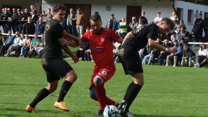 Der Langener Abwehrchef Aleksandar Djordjevic und seine Teamkollegen möchten in Au punkten. ⇒siha