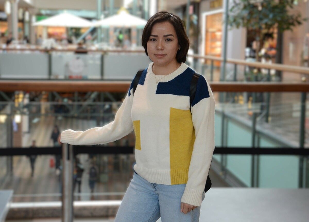 Die 28-jährige Hasara genießt die Freiheiten, die ihr das Leben hierzulande ermöglicht. ⇒HRJ