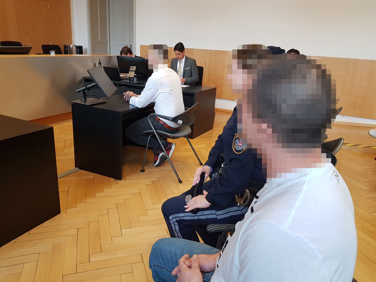 Die beiden Angeklagten hatten ihre Diebestouren bis in die Schweiz ausgeweitet.⇒ Eckert