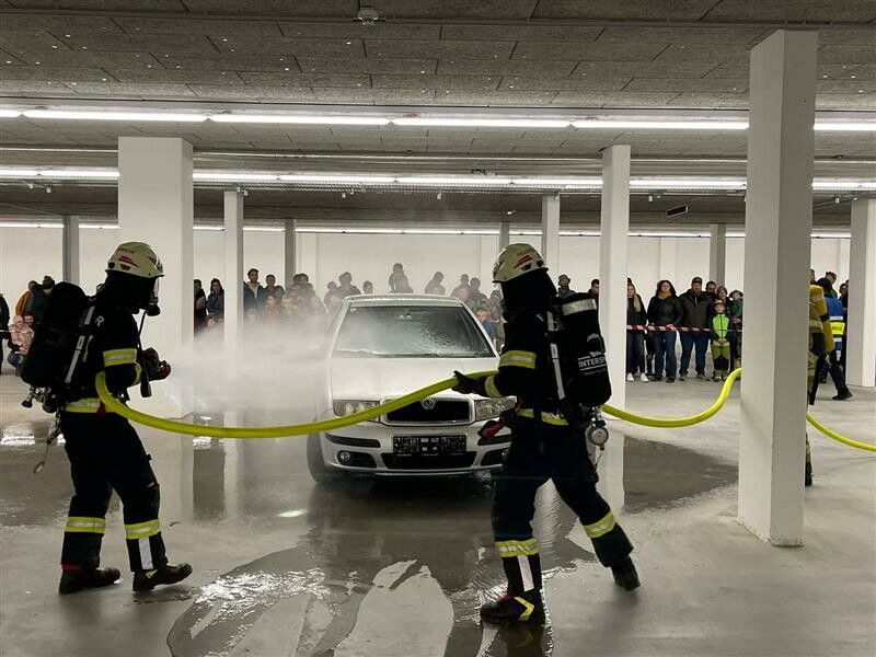 Die Bekämpfung von Tiefgaragenbränden gehörte zu den diesjährigen Ausbildungsschwerpunkten.⇒LFV