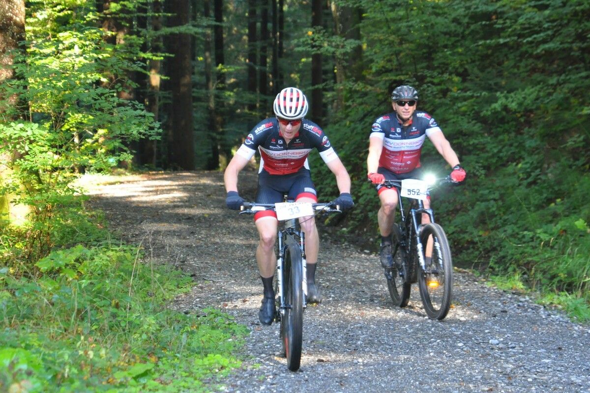 Die Biker lieferten sich spannende Duelle beim diesjährigen Kobel Hobel Rennen. ⇒
