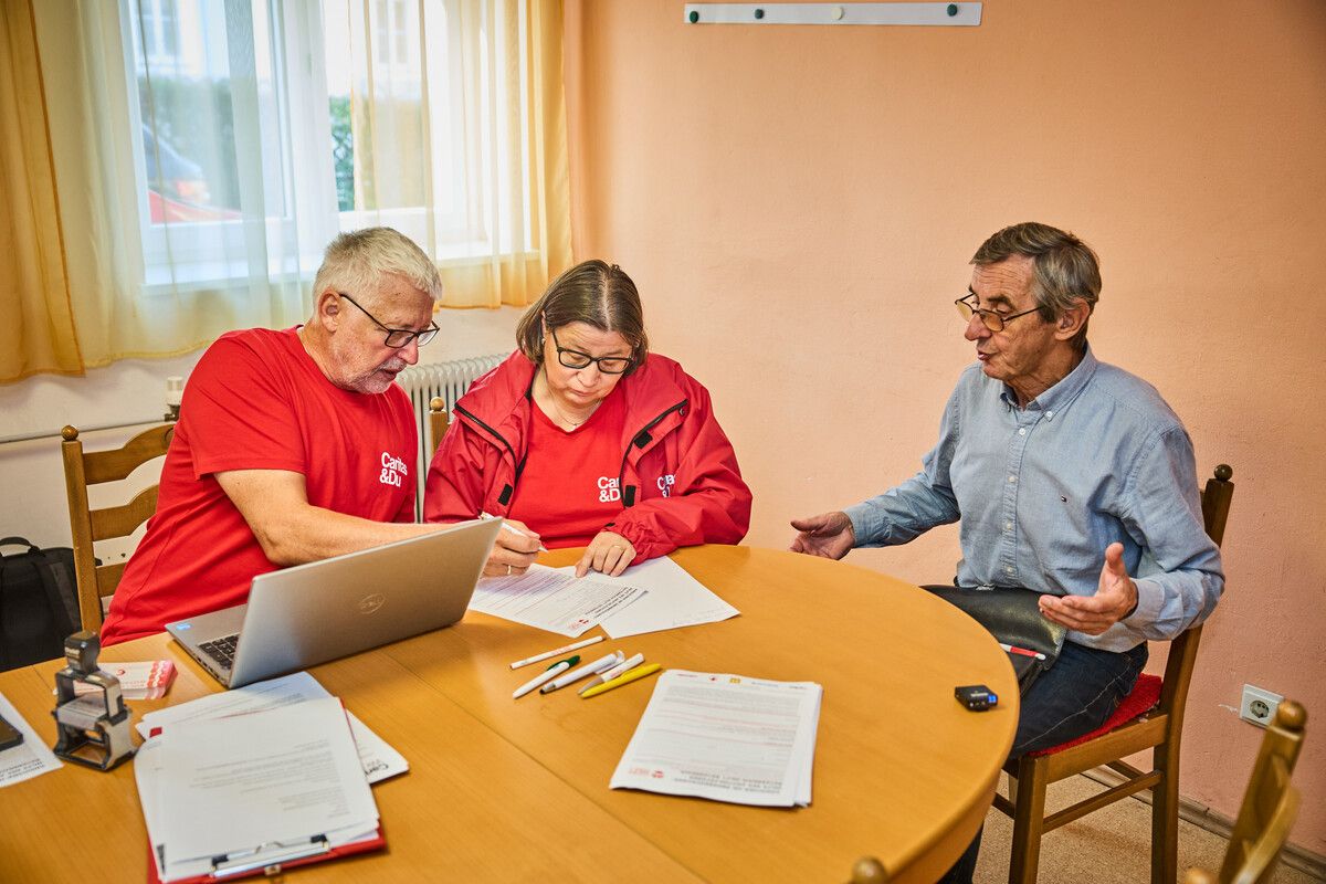 Die Caritas richtete in über 35 Gemeinden Hochwasserbüros ein.