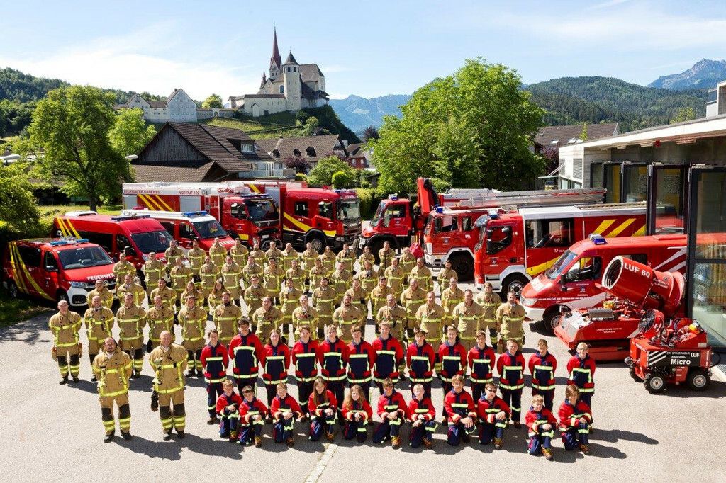 Die Feuerwehr Rankweil präsentiert sich bei einer offenen Übung. ⇒OF Rankweil