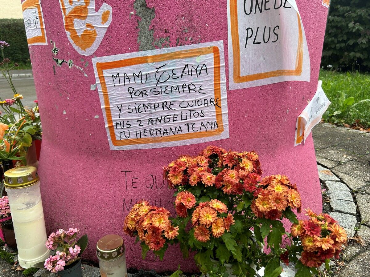 Die mahnende Litfaßsäule in Kennelbach wurde auch von der aus Spanien angereisten Familie des 26-jährigen Opfers beschriftet. ⇒vn/gs